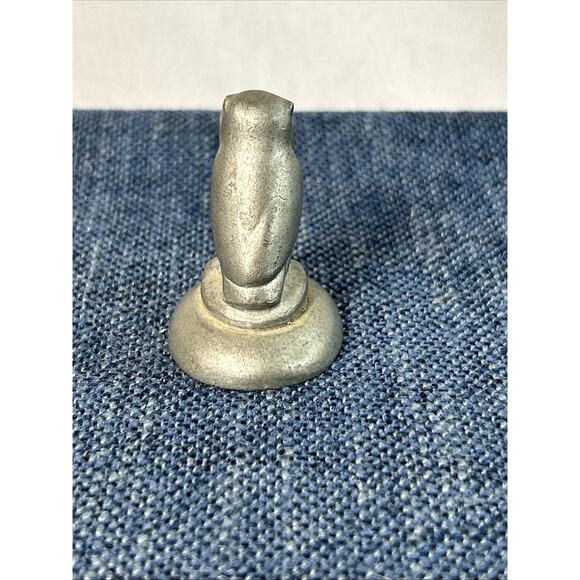 Vintage Shirley Pewter Miniature Owl Figurine Williamsburg Virginia 1 1/2” High - Picture 4 of 7